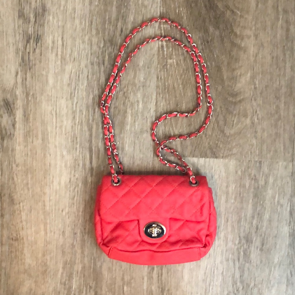 Emma Trenta trend purse with adjustable strap